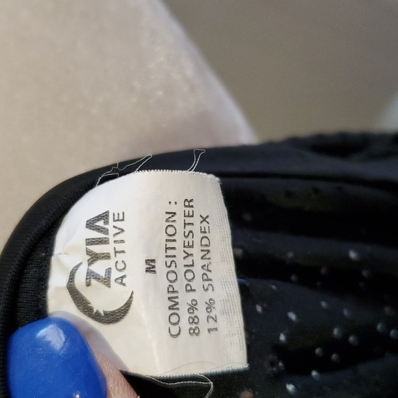 Zyia Preforated Fitted Workout Top Medium - Picture 7 of 8